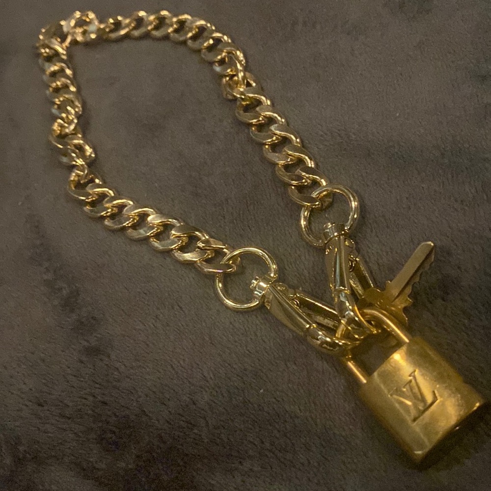 LV GOLD VINTAGE NECKLACE